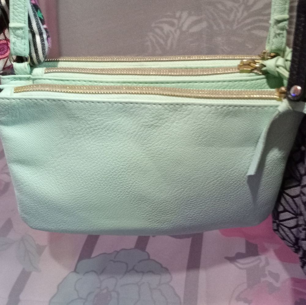 Purses - Picture 6 of 11
